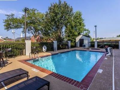 Hampton Jackson Intrntl Airport 3*
